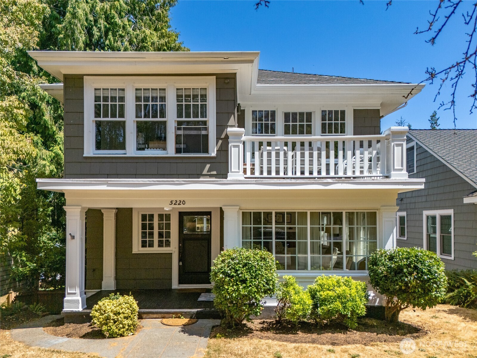 Property Photo: 5220 18th Avenue NE WA 98105