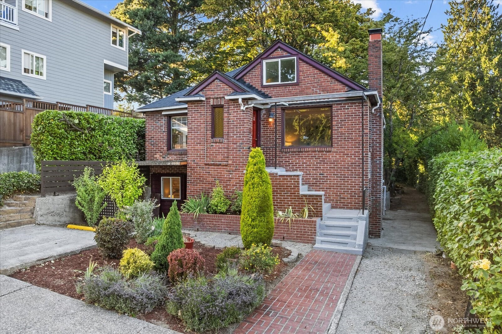 Property Photo: 1742 NE 89th Street WA 98115