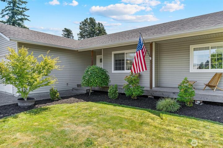 Property Photo:  801  John Liner  WA 98284 