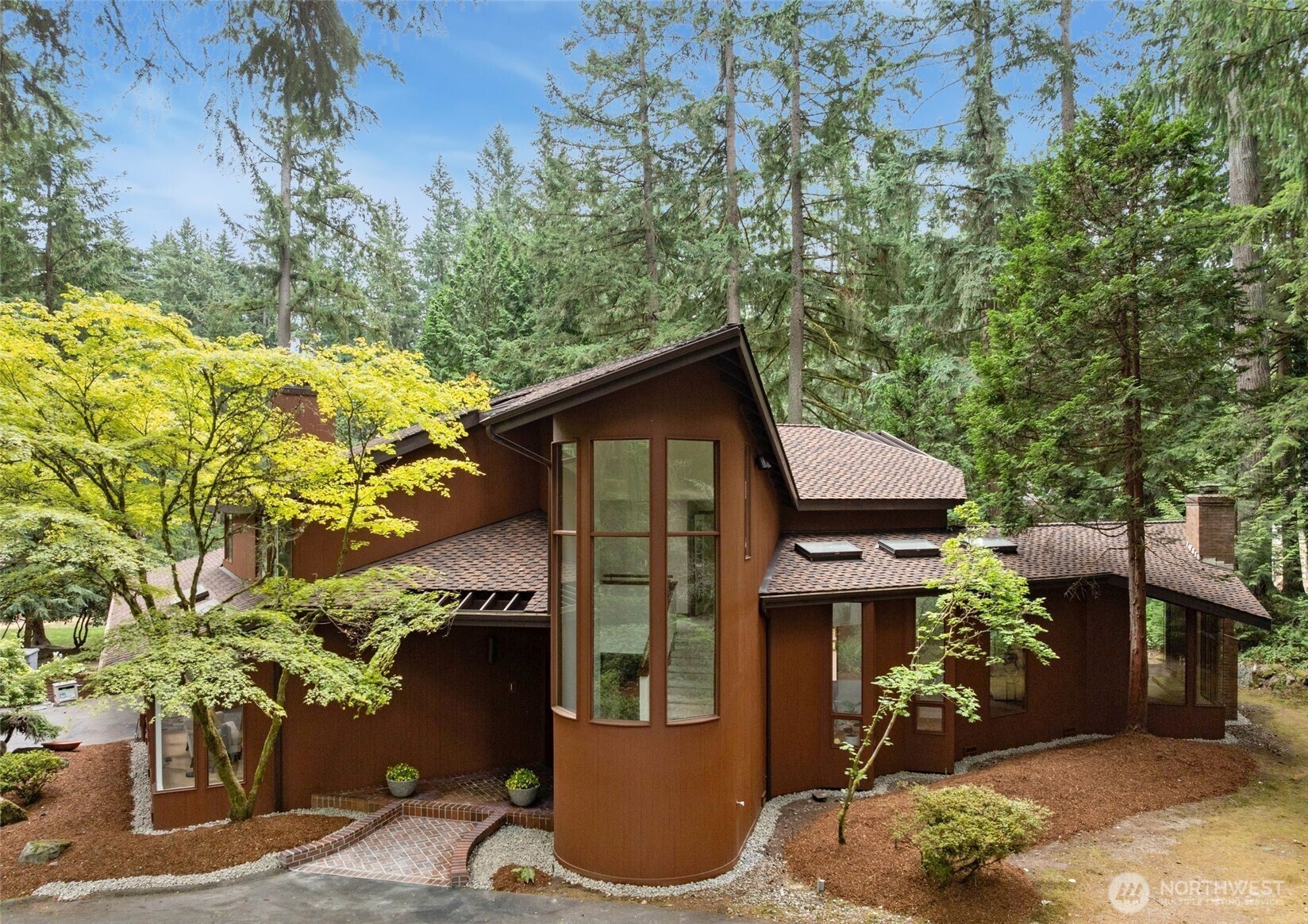 Property Photo: 5004 134th Place NE WA 98005