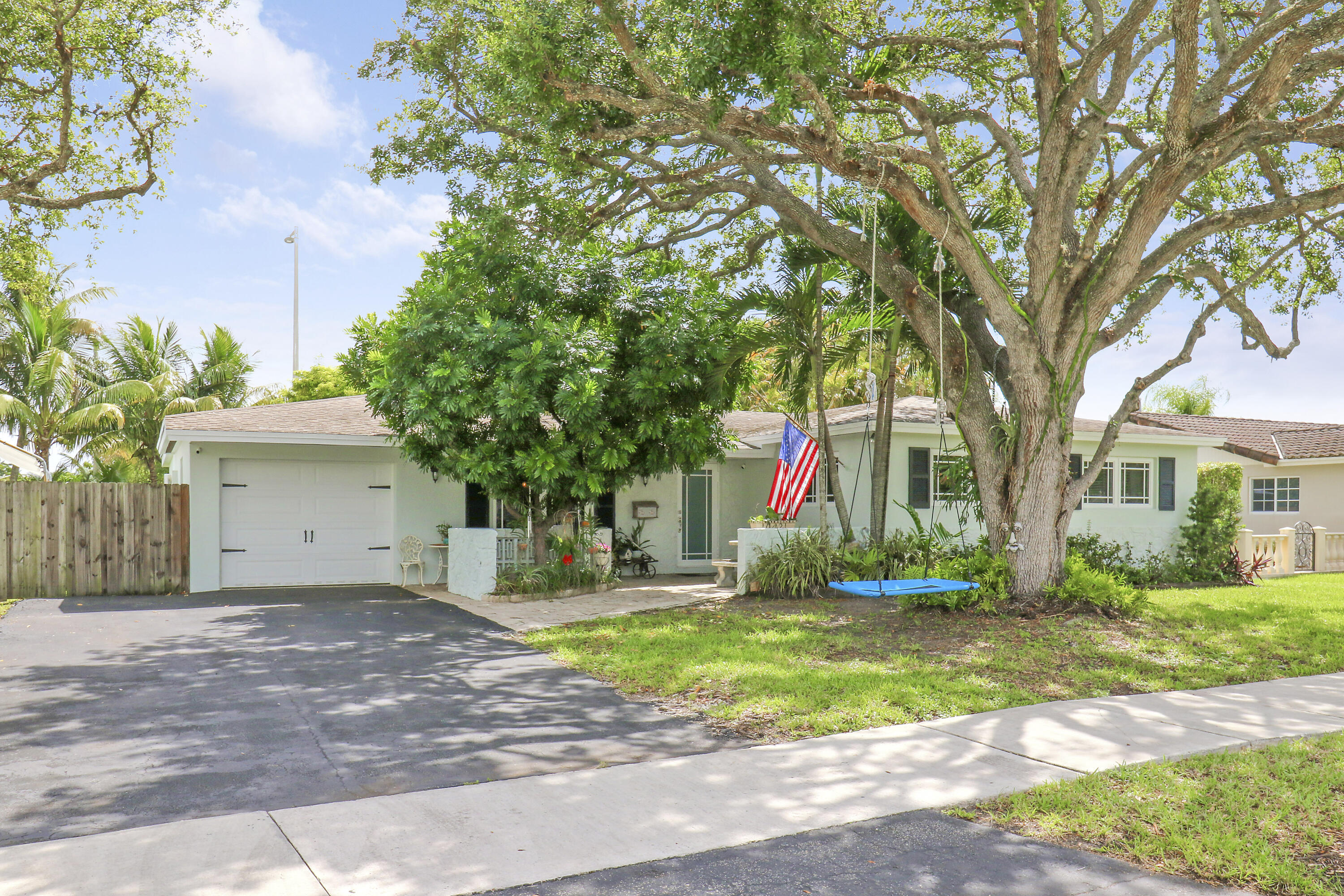 10421 SW 107th Street  Miami FL 33176 photo