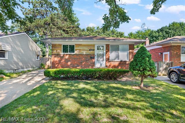 18285 Robert Street  Melvindale MI 48122 photo
