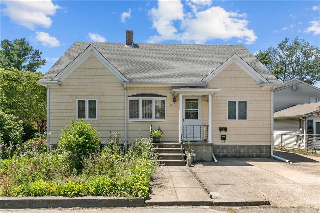 101 Arlington Avenue  Warren RI 02885 photo