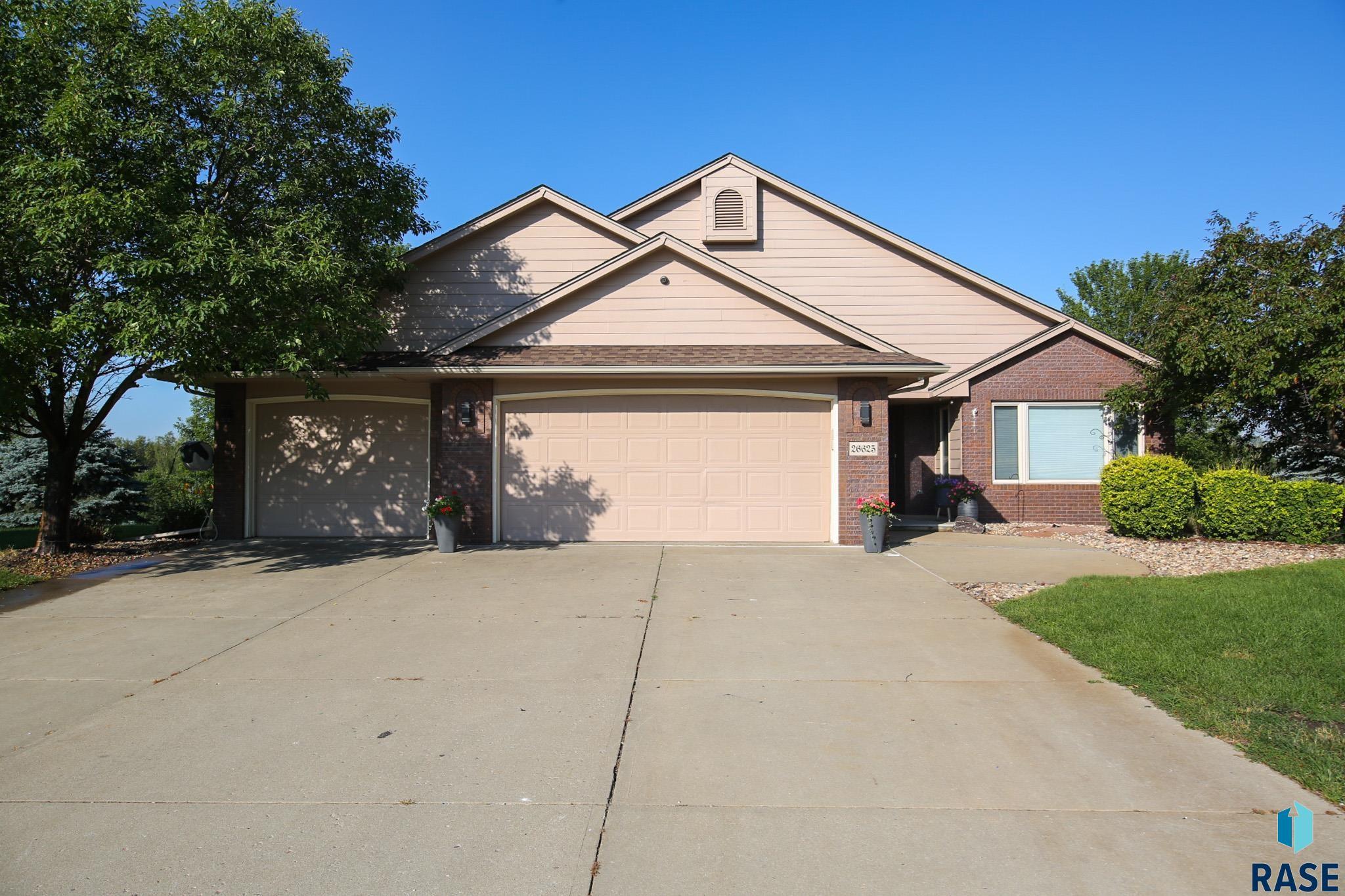 Property Photo:  