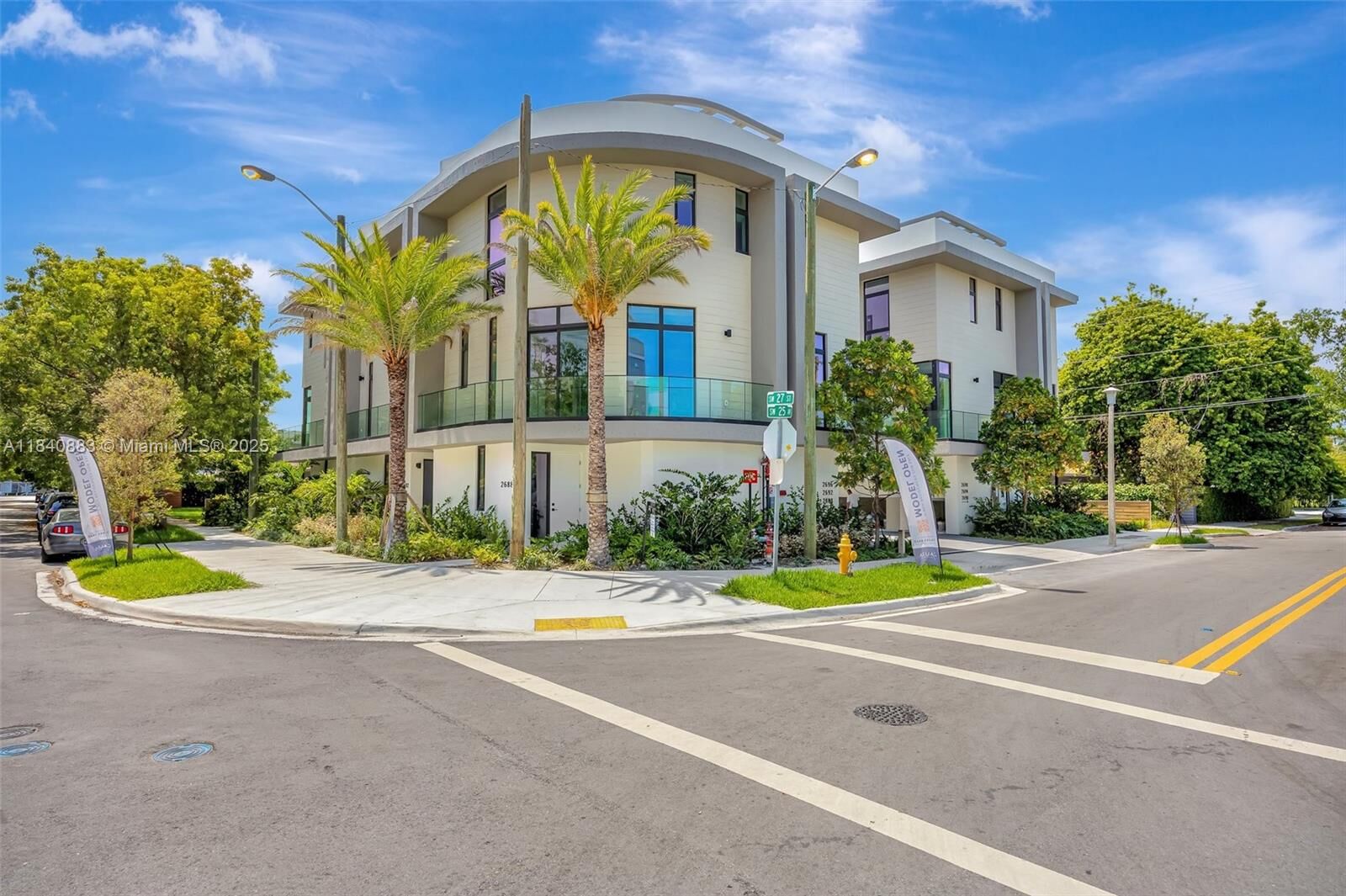 Property Photo: 2694 SW 25th Ave FL 33133