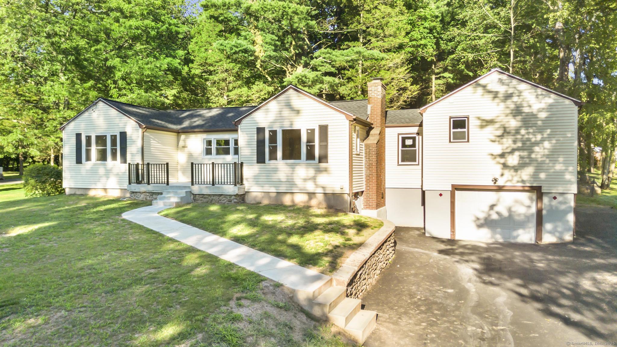 Property Photo:  58 Finch Avenue  CT 06451 