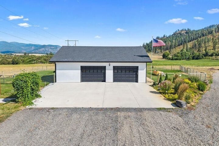 Property Photo:  1983 Heine Rd  WA 99109 