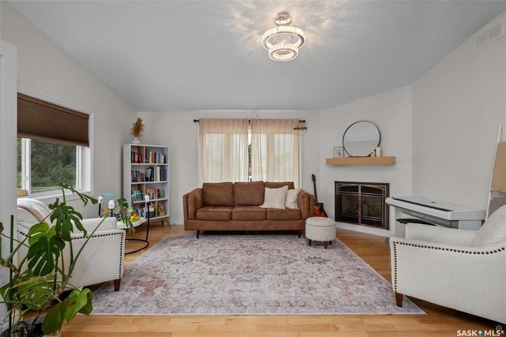 Property Photo:  1255 18th Street W  SK S6V 4B6 