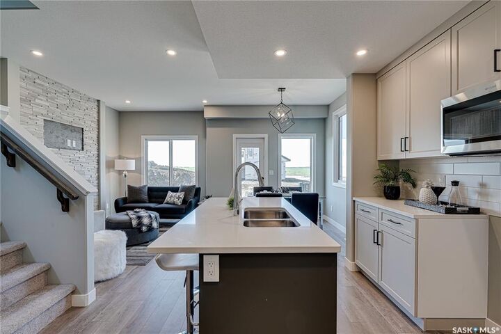 Property Photo: 490 Doran Crescent SK S7V 1W3