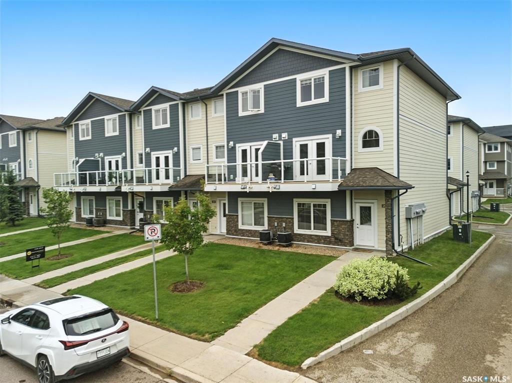 Property Photo: 212 Willis Crescent 202 SK S7T 0R7