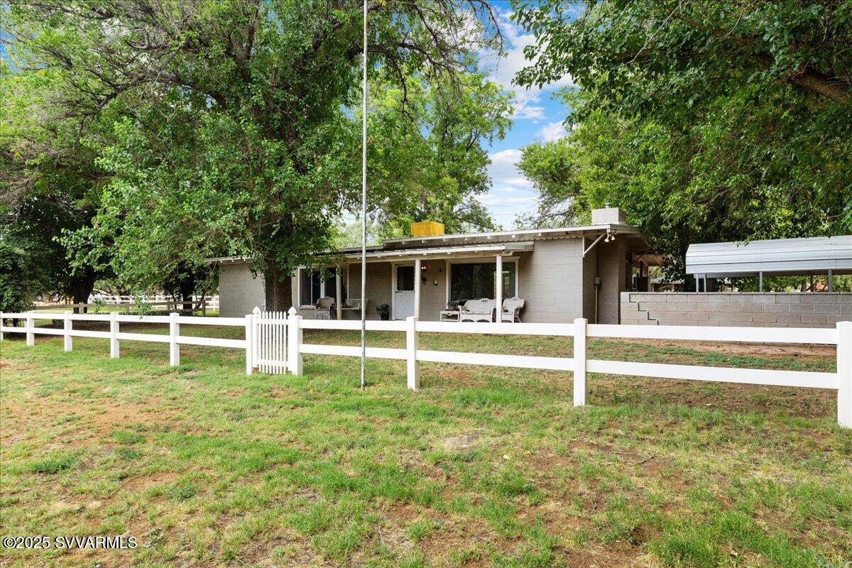Property Photo: 376 E Quarterhorse Lane AZ 86322