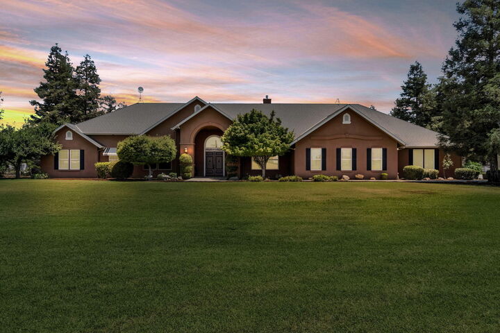 Property Photo: 34700 Rd 140 CA 93292