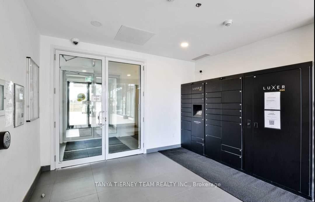 Property Photo: 1900 Simcoe Street N 535 ON L1G 4Y3