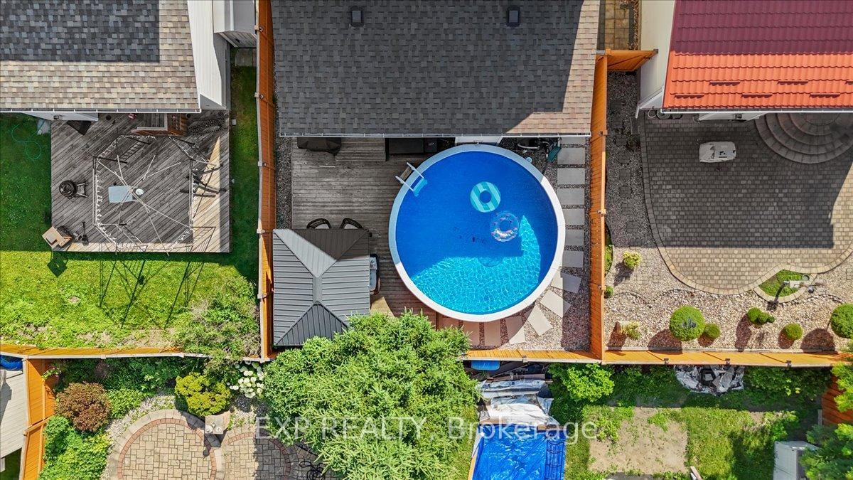 Property Photo:  60 Golders Green Lane  ON K2J 5G2 