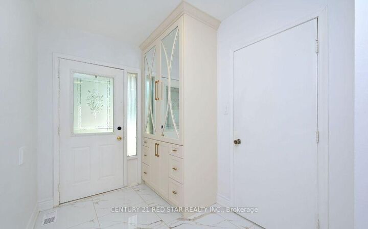 Property Photo:  99 Boyne Crescent  ON L9R 1K2 