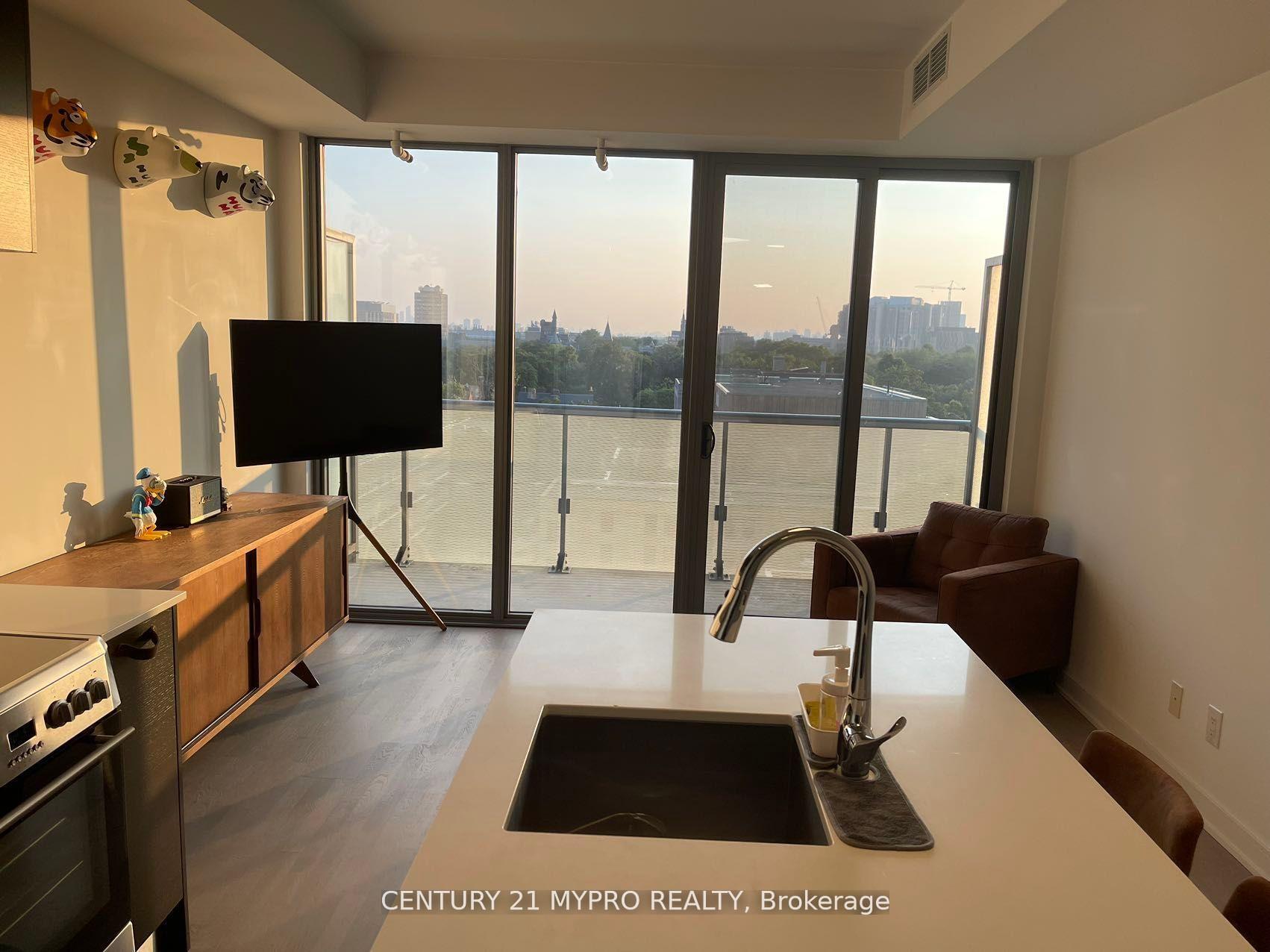 Property Photo: 57 St Joseph Street 812 ON M5S 0C5