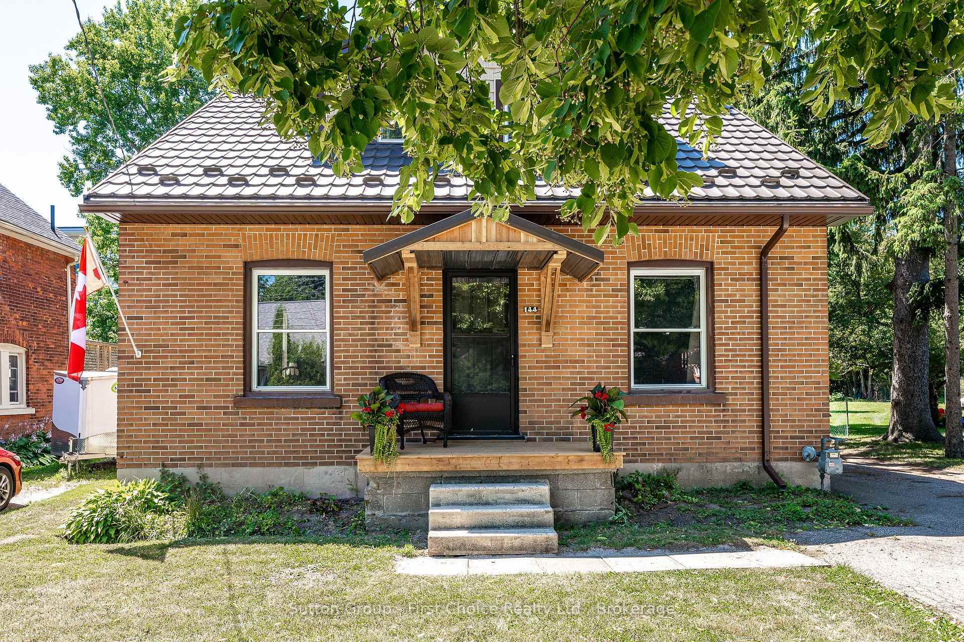 Property Photo: 144 Romeo Street S ON N5A 4S9