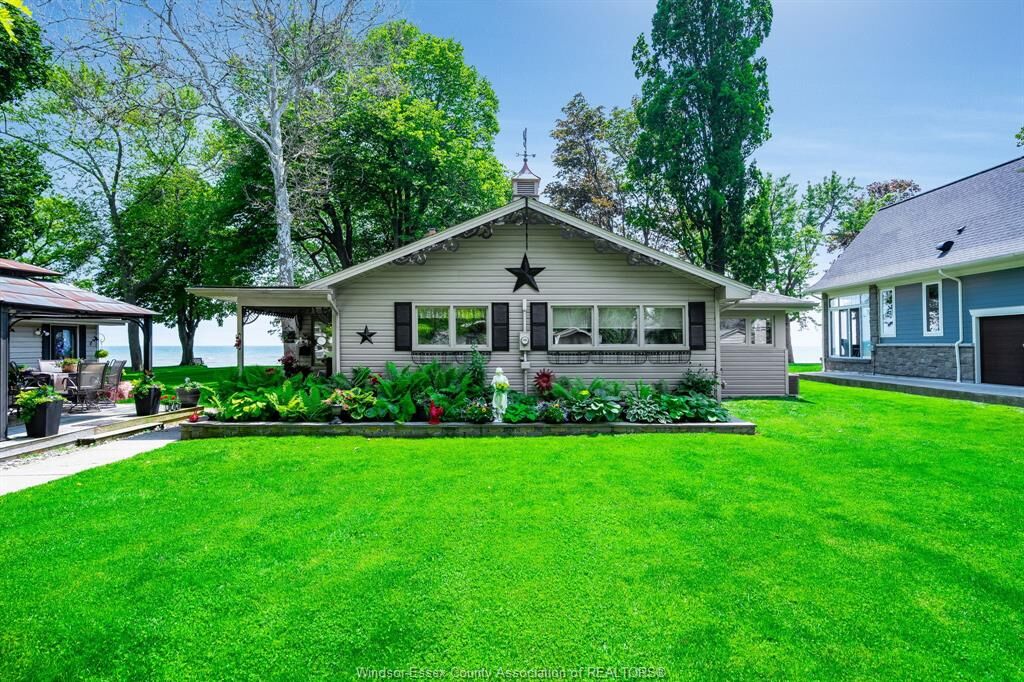 Property Photo:  959-961 Waters Beach Drive  ON N0R 1G0 