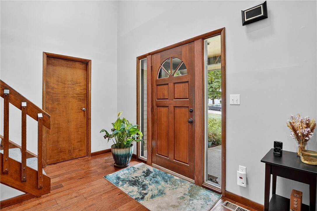 Property Photo: 2621 Lansdale Dr PA 15090