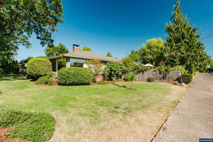 Property Photo:  1029 Evergreen NE Av  OR 97301 