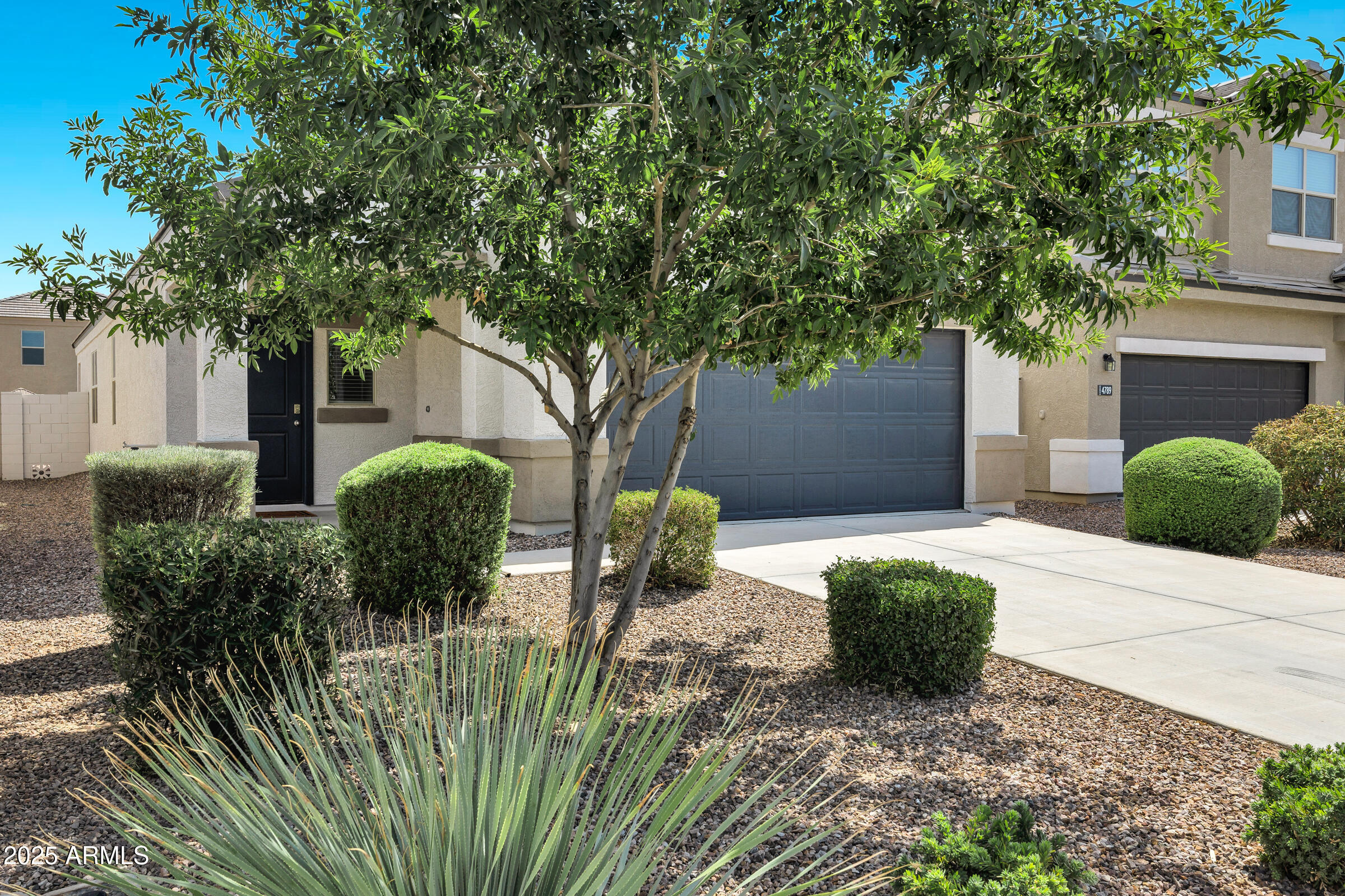 Property Photo: 4801 E Living Stone Way AZ 85143
