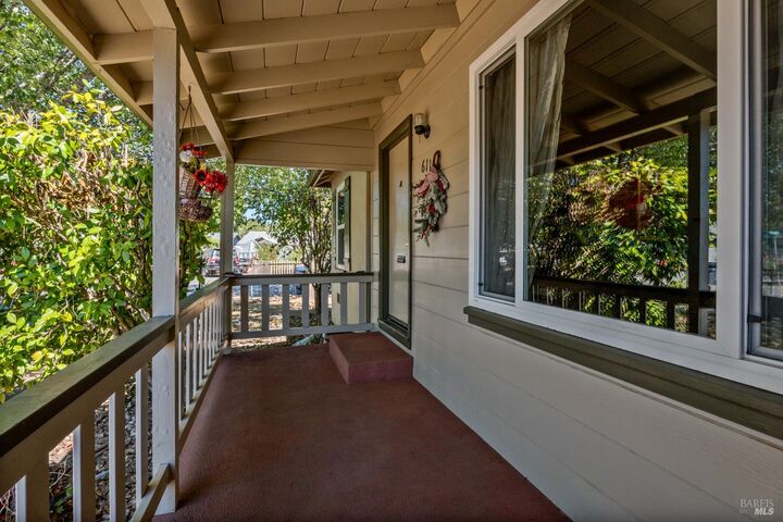 611 Hawthorne Lane  Willits CA 95490 photo