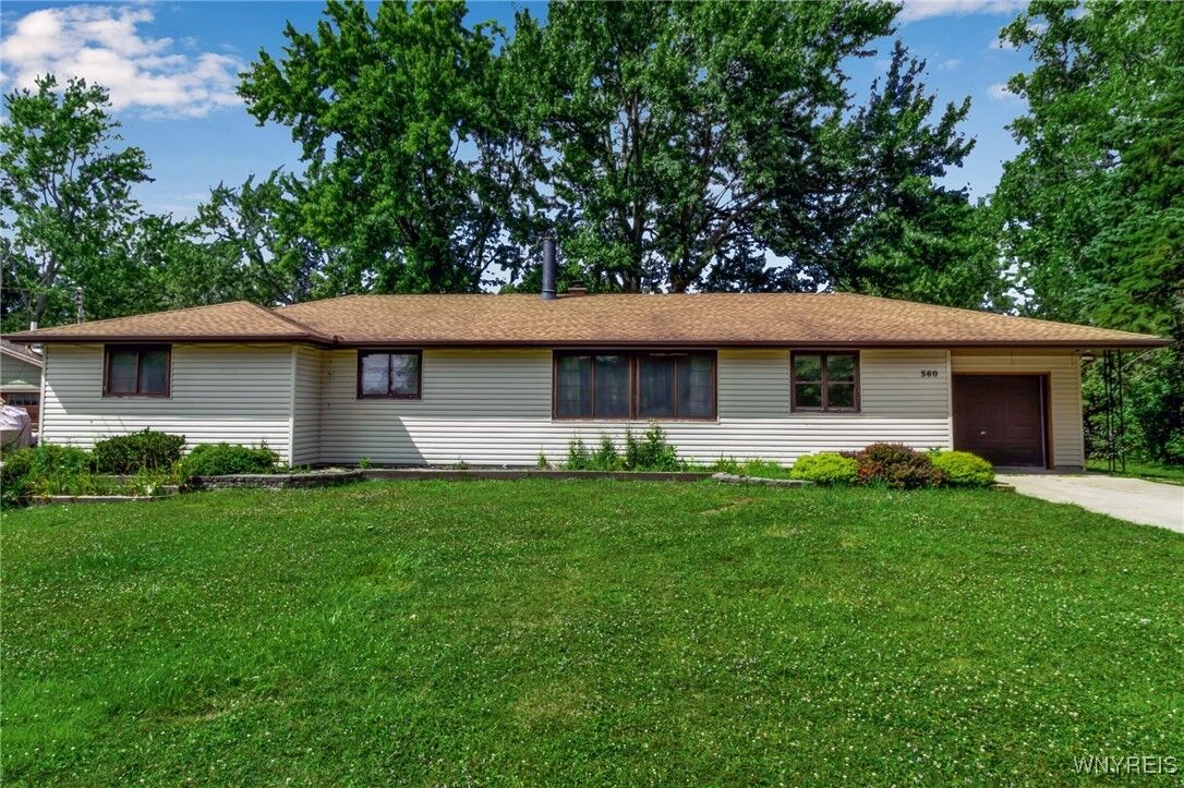 Property Photo:  560 Reserve Road  NY 14224 