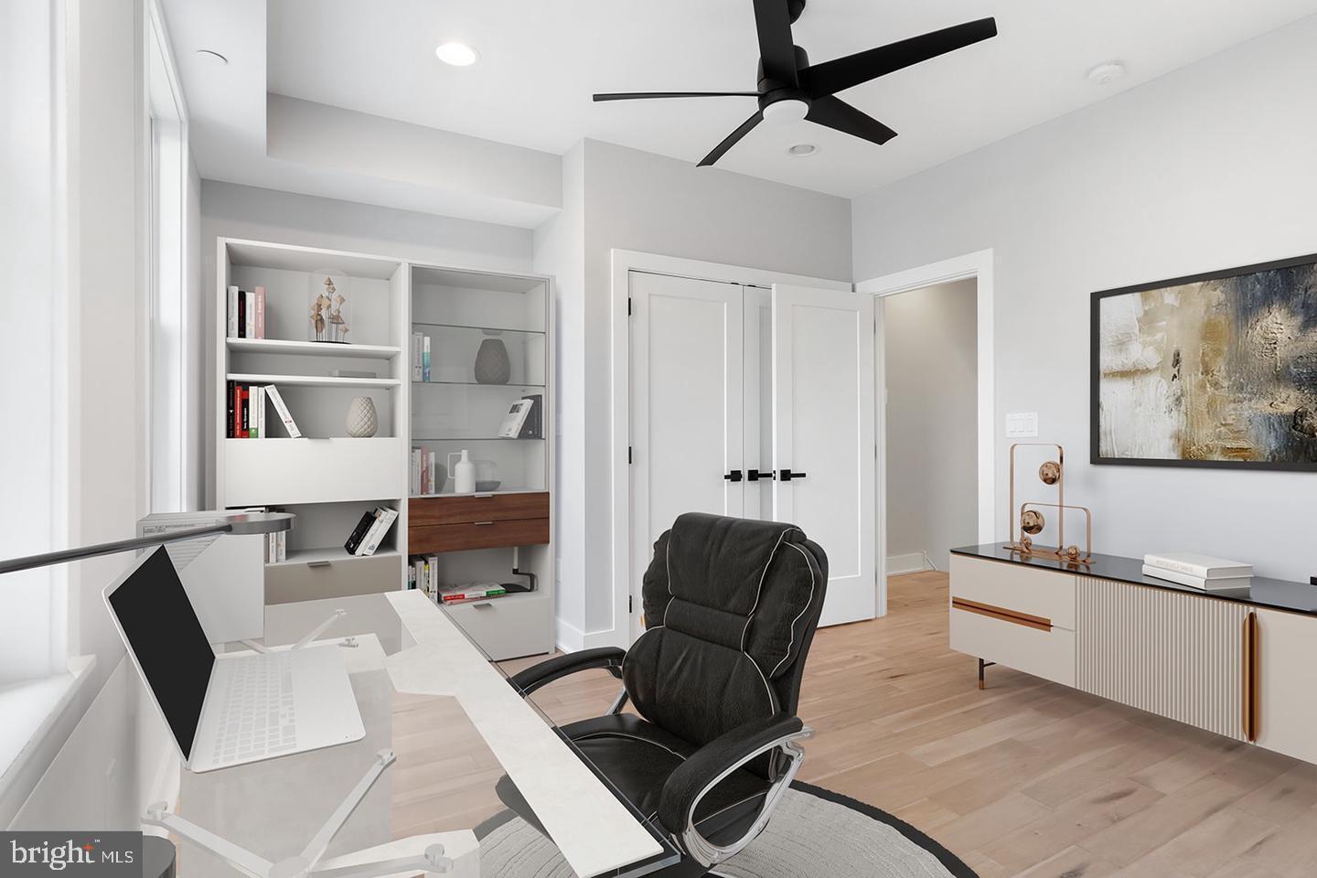 Property Photo:  1314 E Passyunk Avenue Unit B  PA 19147 