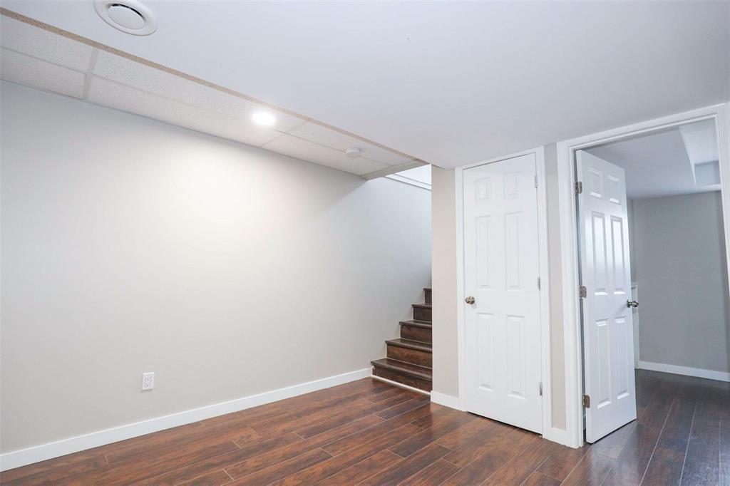 Photo de la propriété:  562 Jamison Avenue  MB R2K 1N4 