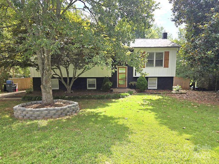 3822 Newhall Drive NW  Conover NC 28613 photo