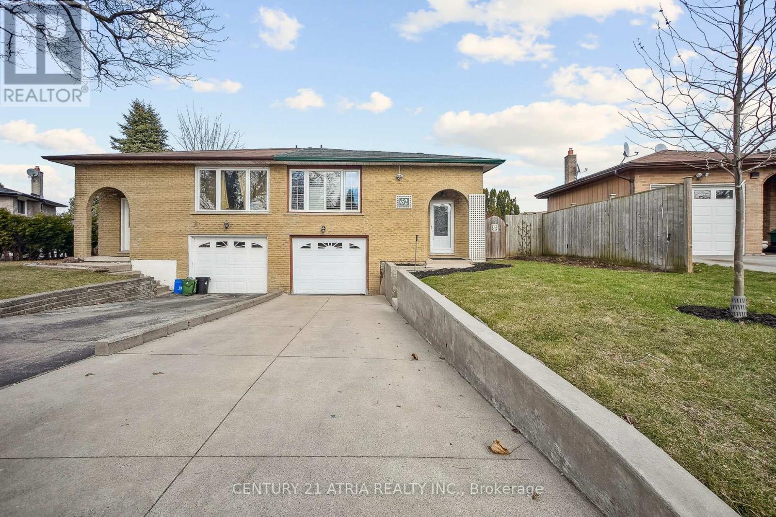 Property Photo: 62 Guildwood Drive ON L9C 6S4