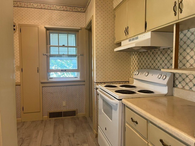 Property Photo: 2916 Colonial Avenue PA 16506