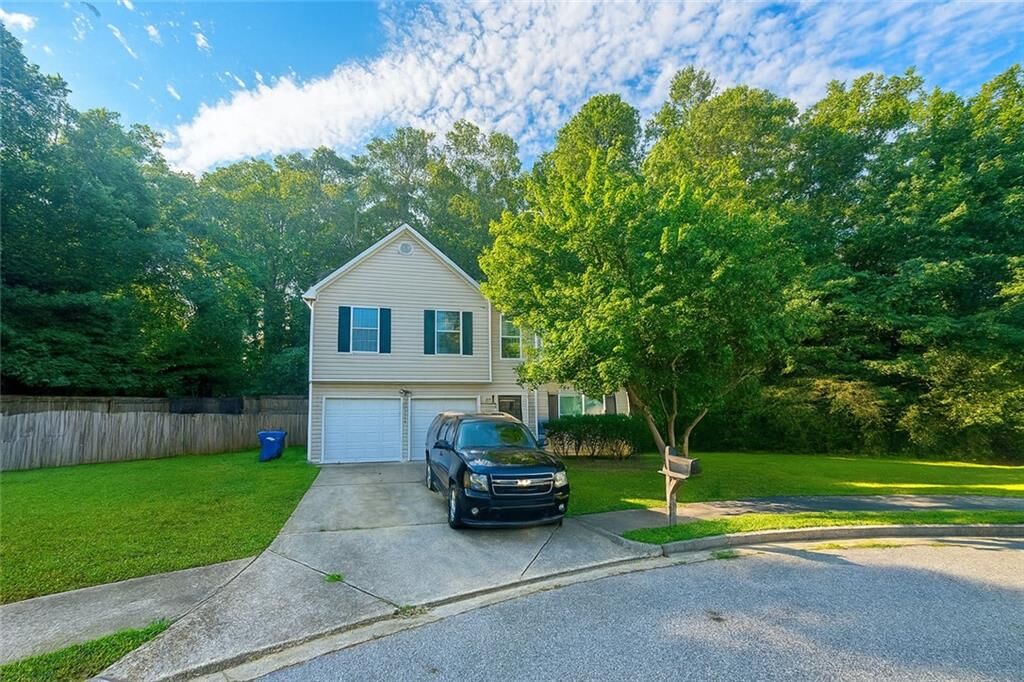 Property Photo: 2880 Two Lakes Circle Circle GA 30349