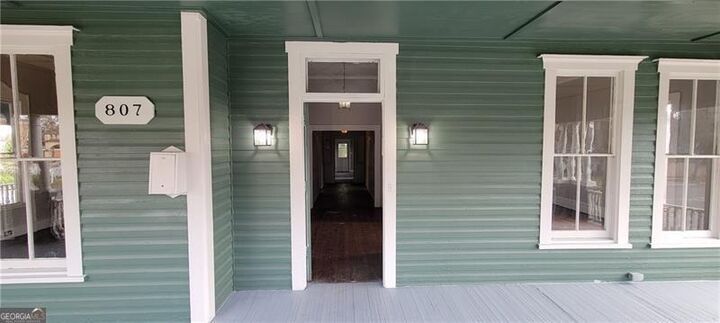 Property Photo:  807 Elizabeth Street  GA 31503 