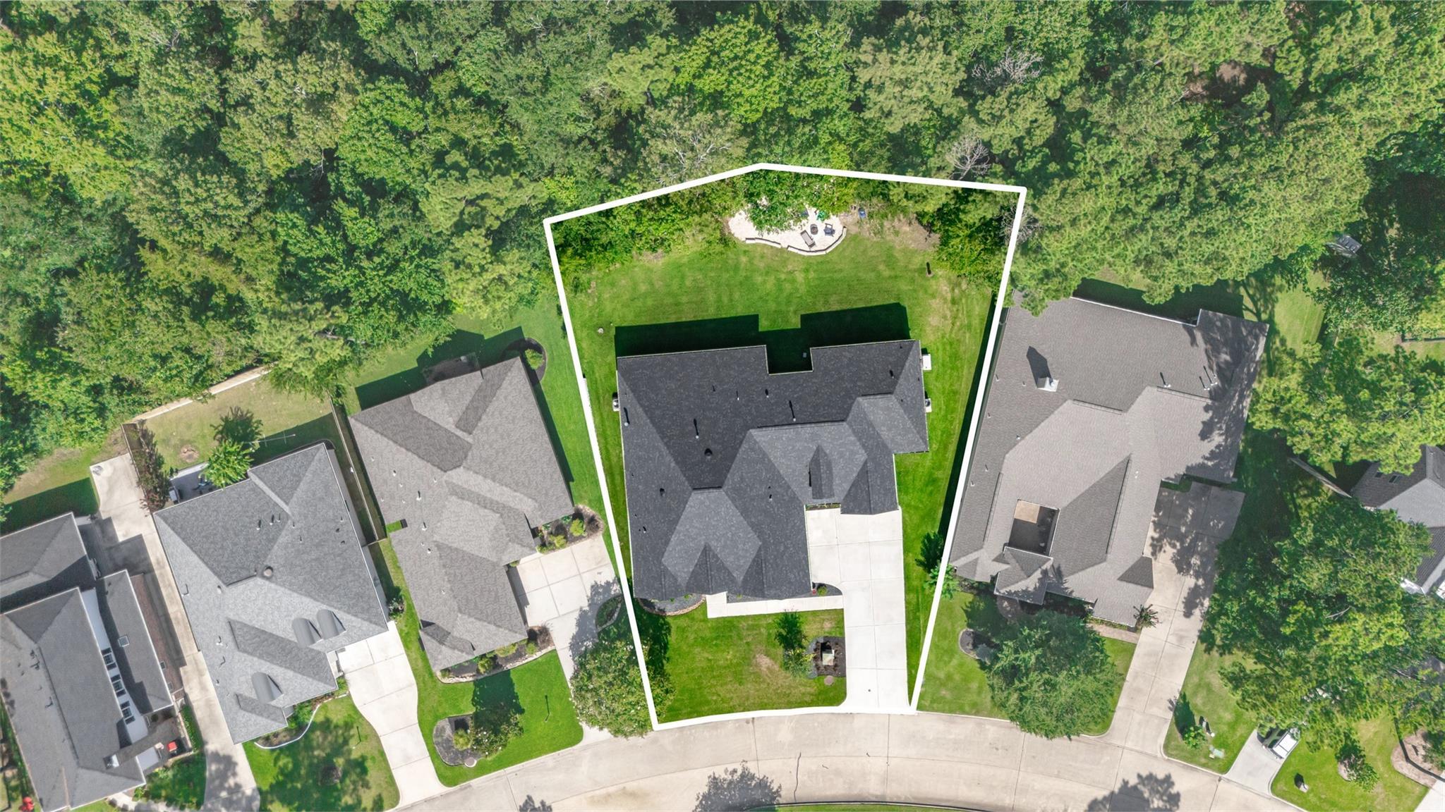 Property Photo: 378 Camden Hills W TX 77356