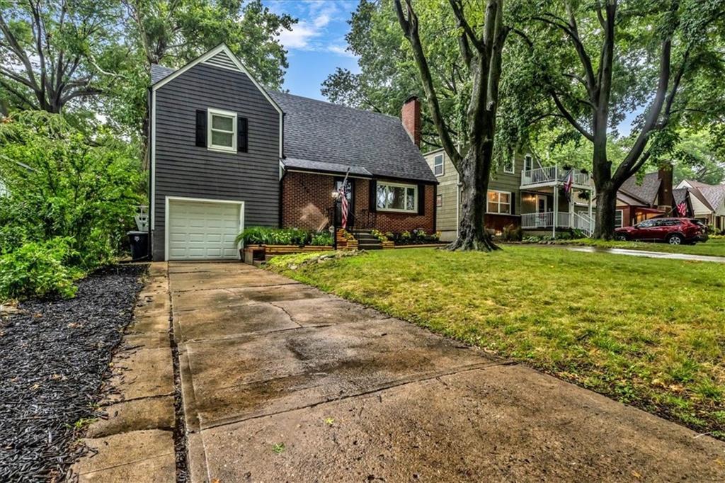Property Photo:  7538 Locust Street  MO 64131 