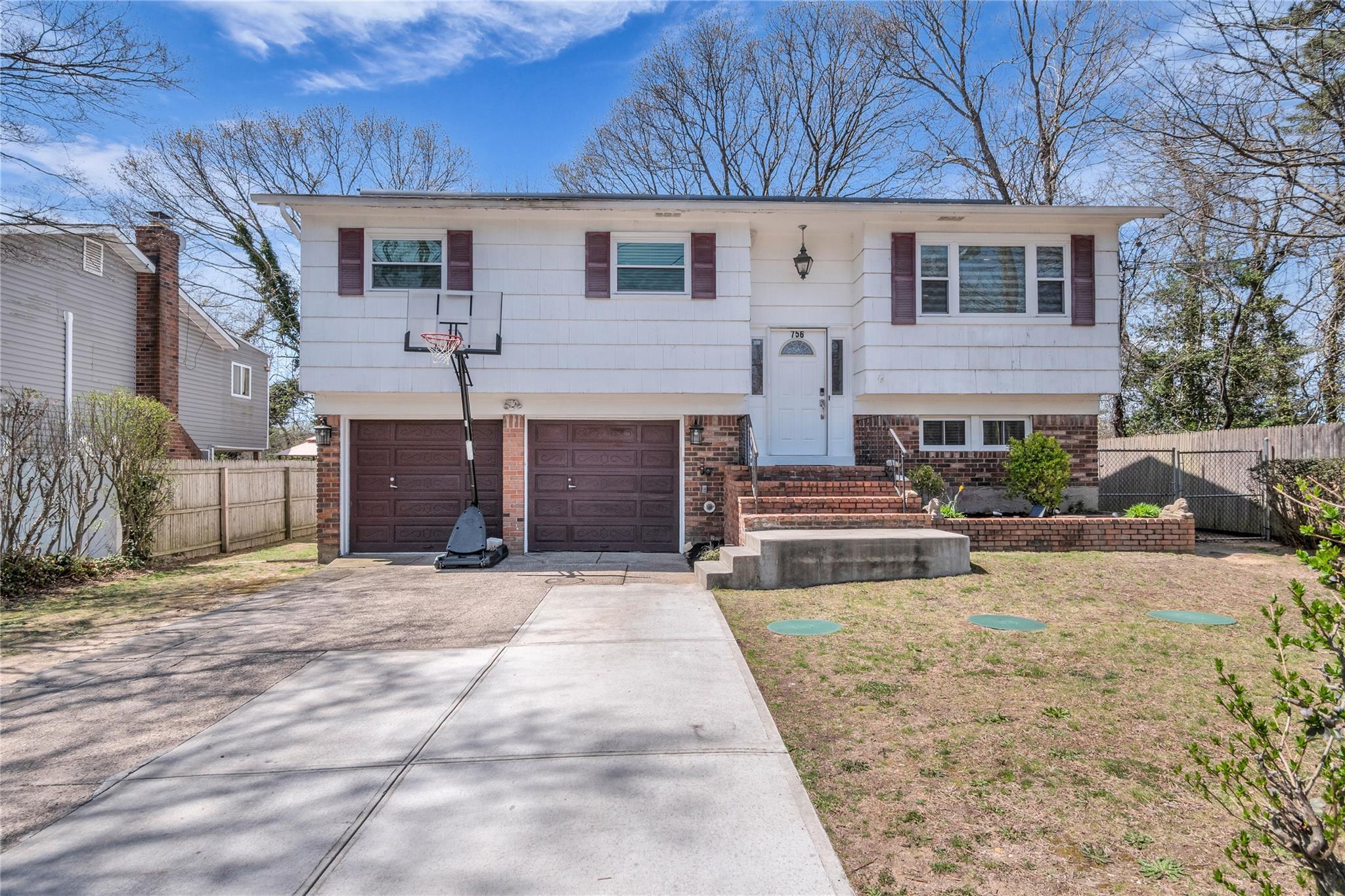 Property Photo:  756 Bohemia Parkway  NY 11782 