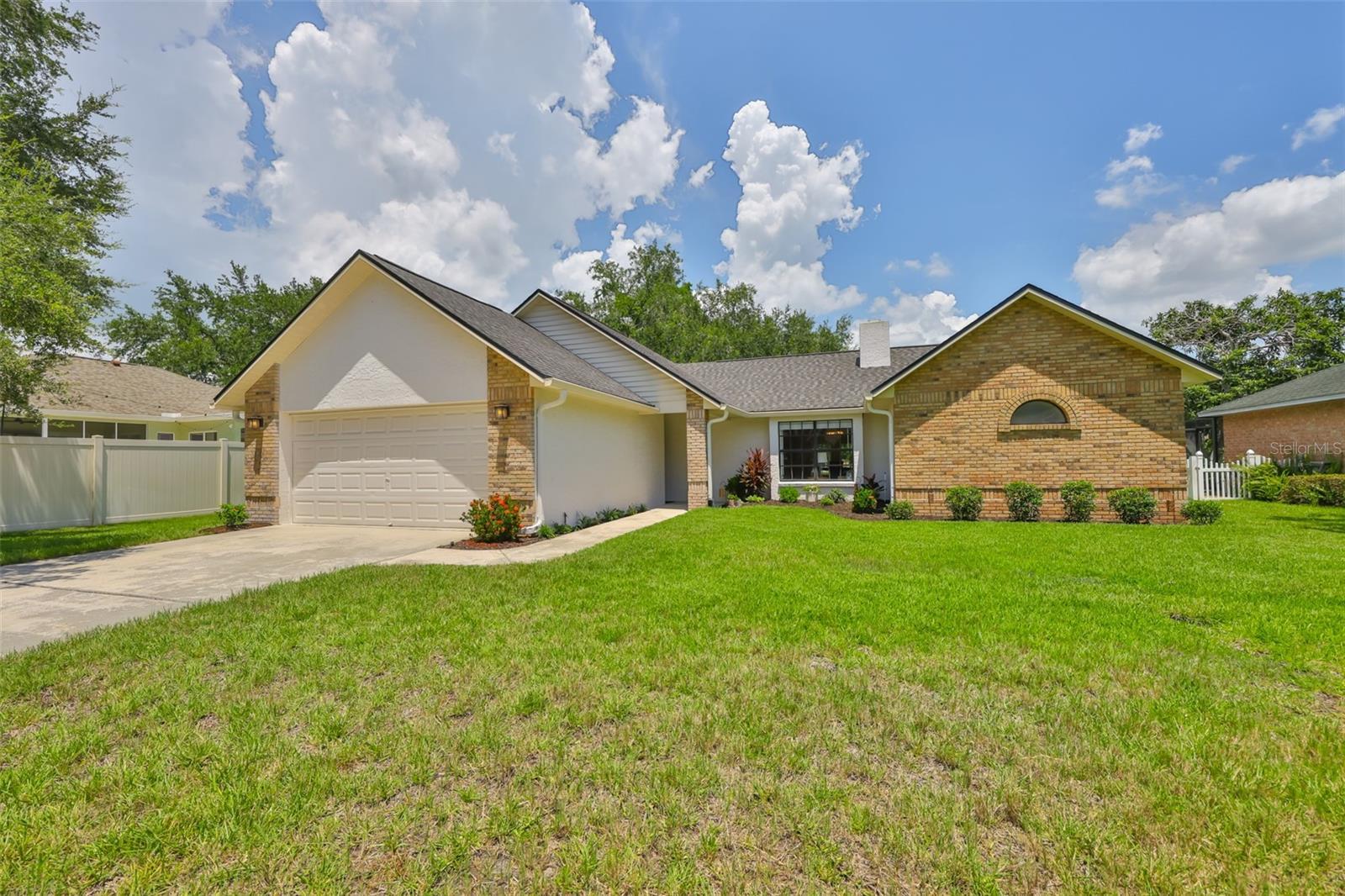 Property Photo:  7411 Mint Julep Drive  FL 33578 