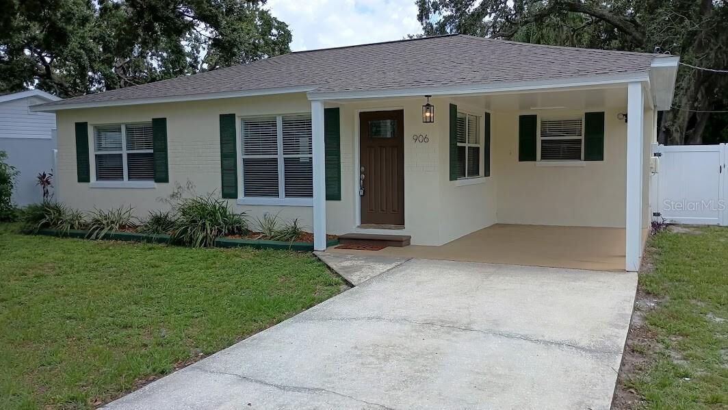Property Photo:  906 W Idlewild Avenue  FL 33604 