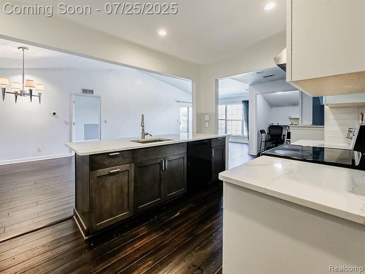 Property Photo: 1850 Flagstone Circle MI 48307 6095