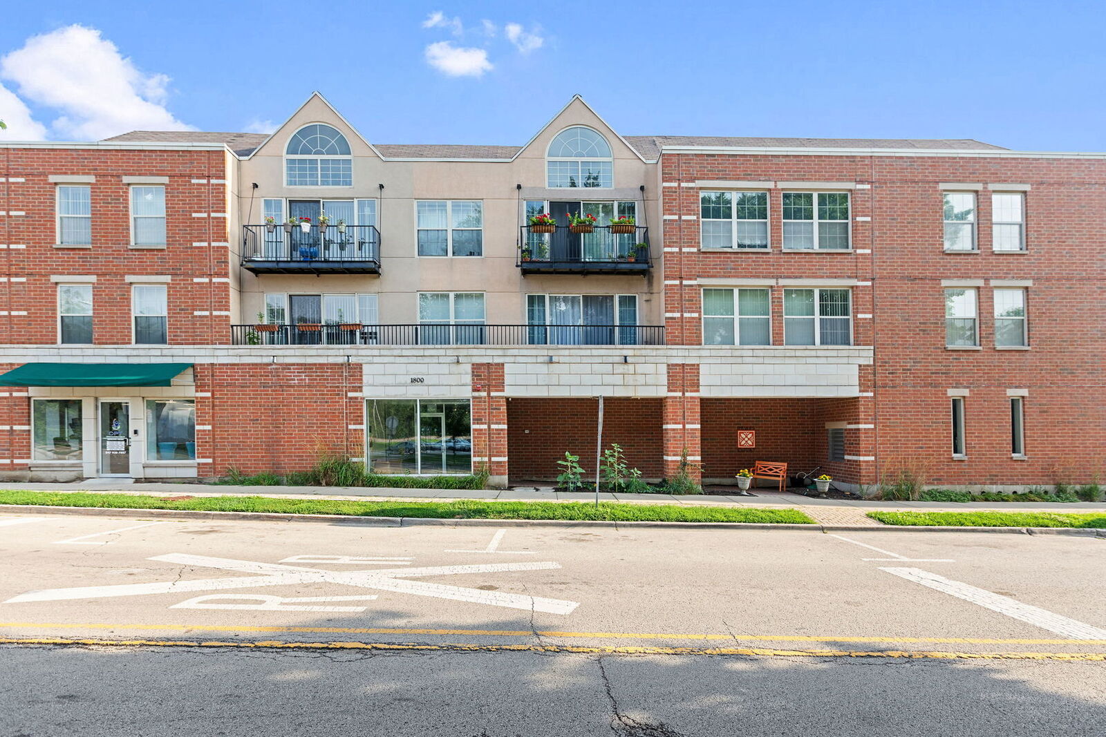 Property Photo: 1800 Dewes Street 201 IL 60025