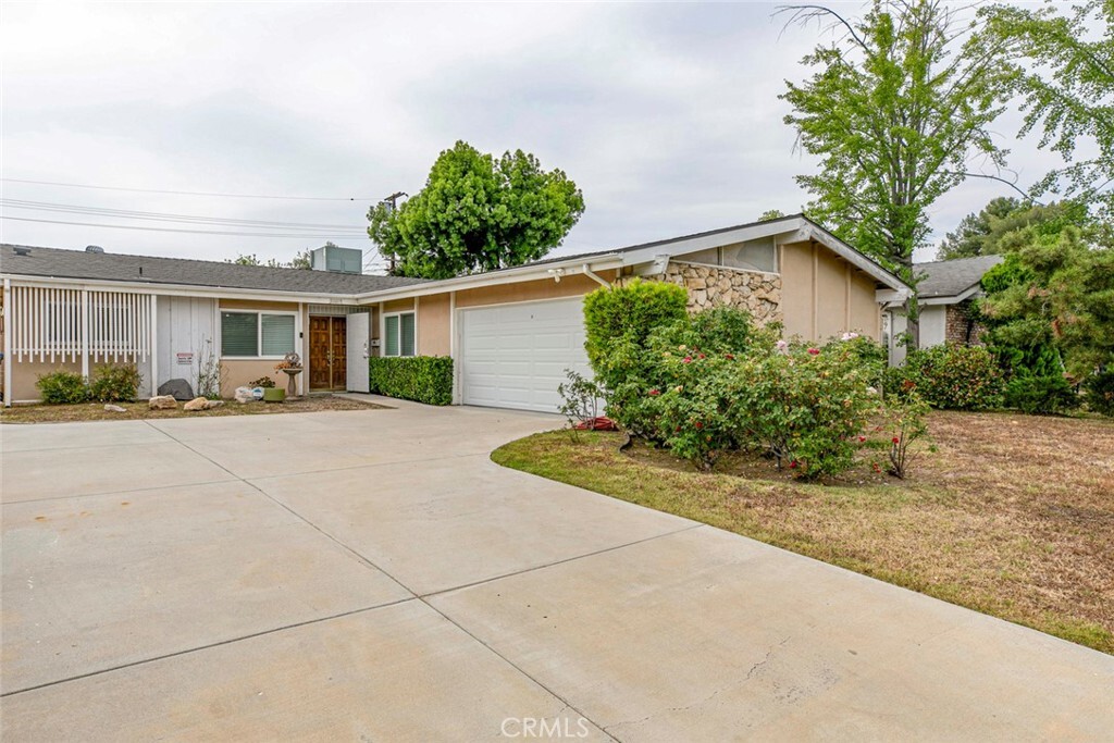 Property Photo:  10415 Wish Avenue  CA 91344 