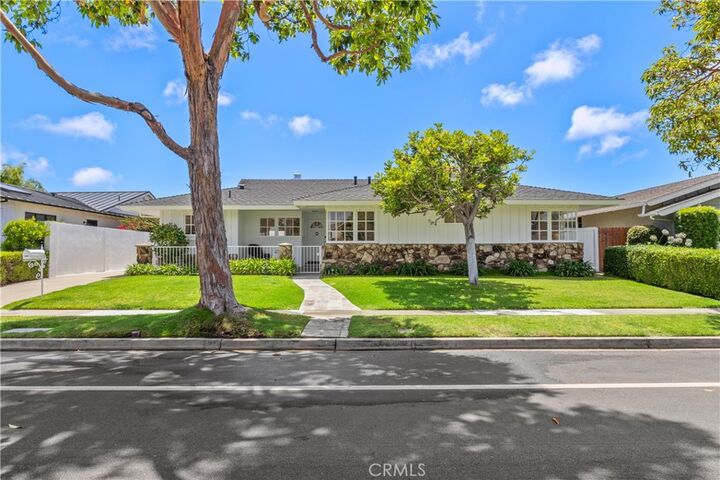 2045 Commodore Road  Newport Beach CA 92660 photo