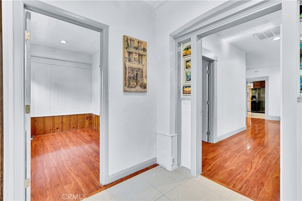 Property Photo:  688 E 11th Street  CA 91766 