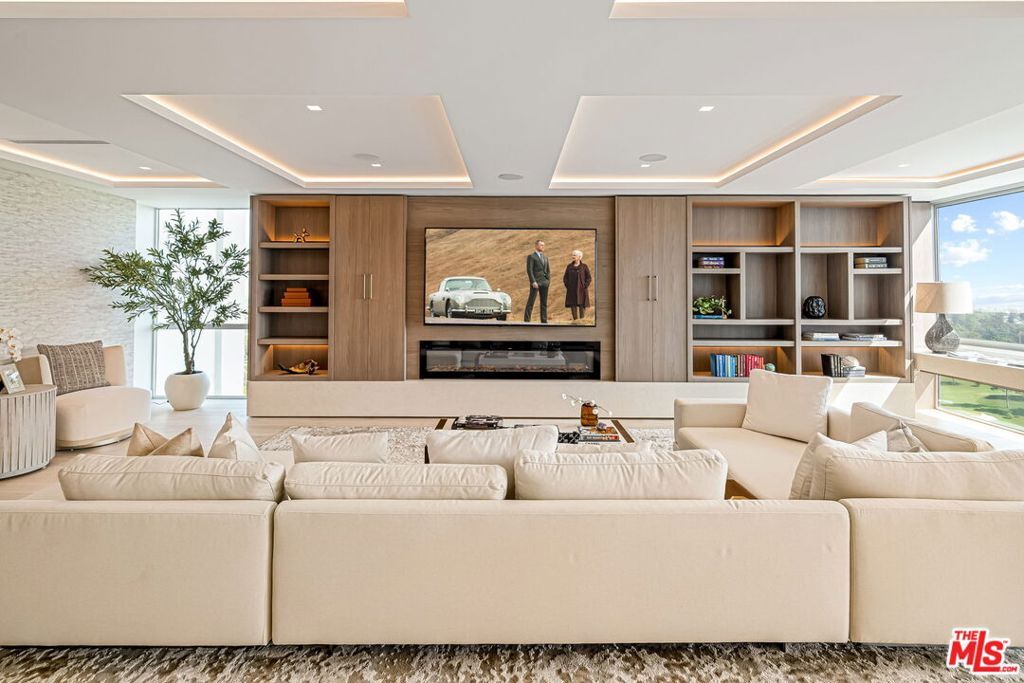 Property Photo:  2222 Avenue Of The Stars 1601  CA 90067 