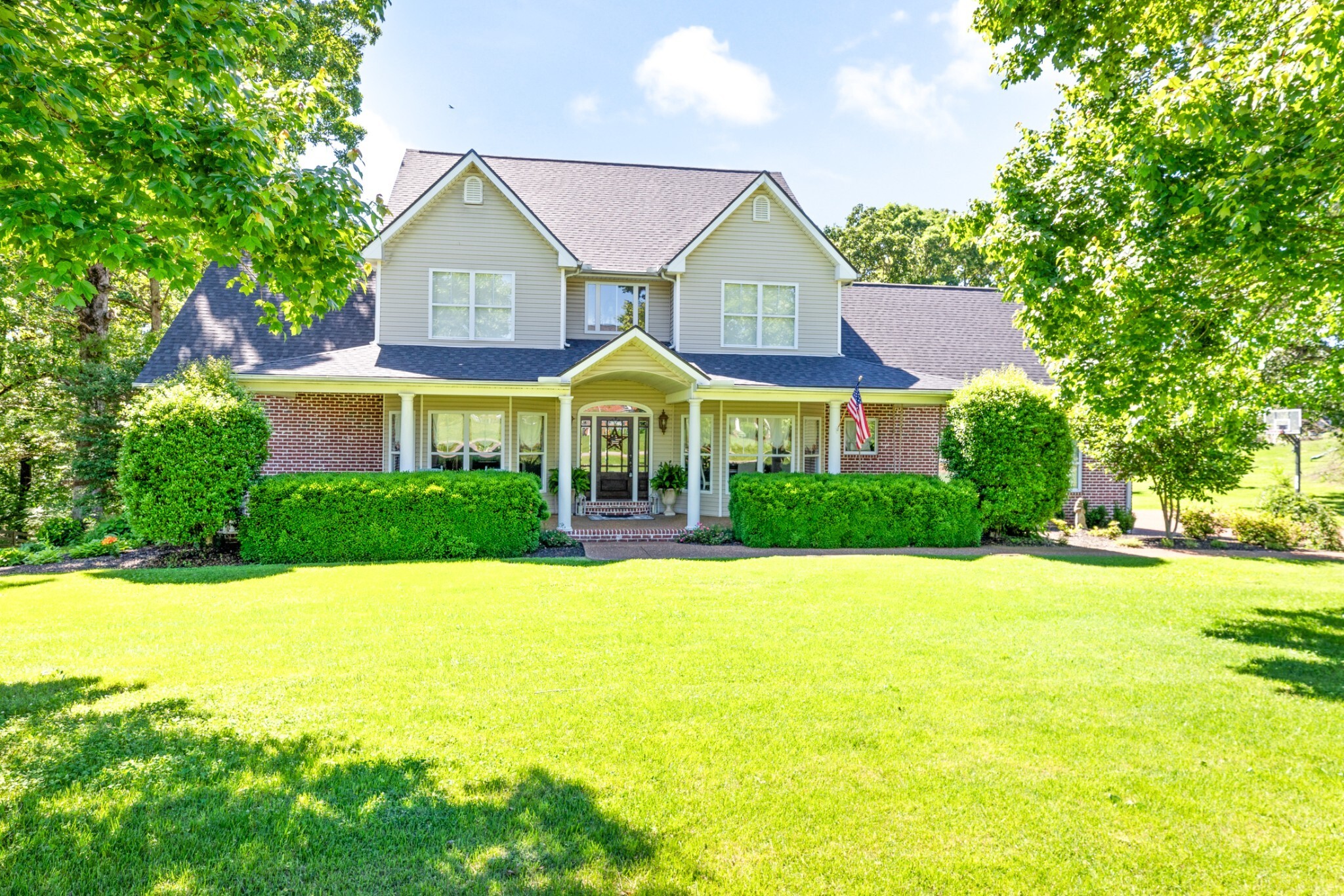 Property Photo:  1000 Bradby Dr  TN 37029 