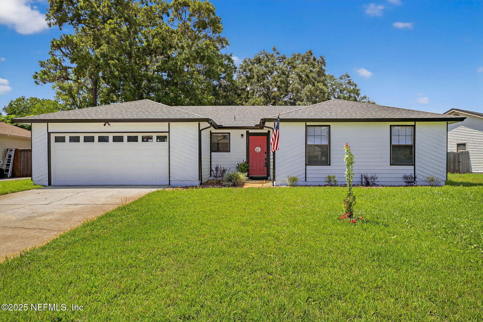 Property Photo: 3042 Hampstead Drive FL 32225