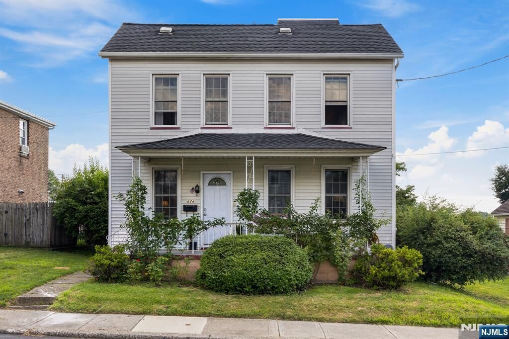 Property Photo:  828 Columbus Avenue  NJ 08865 