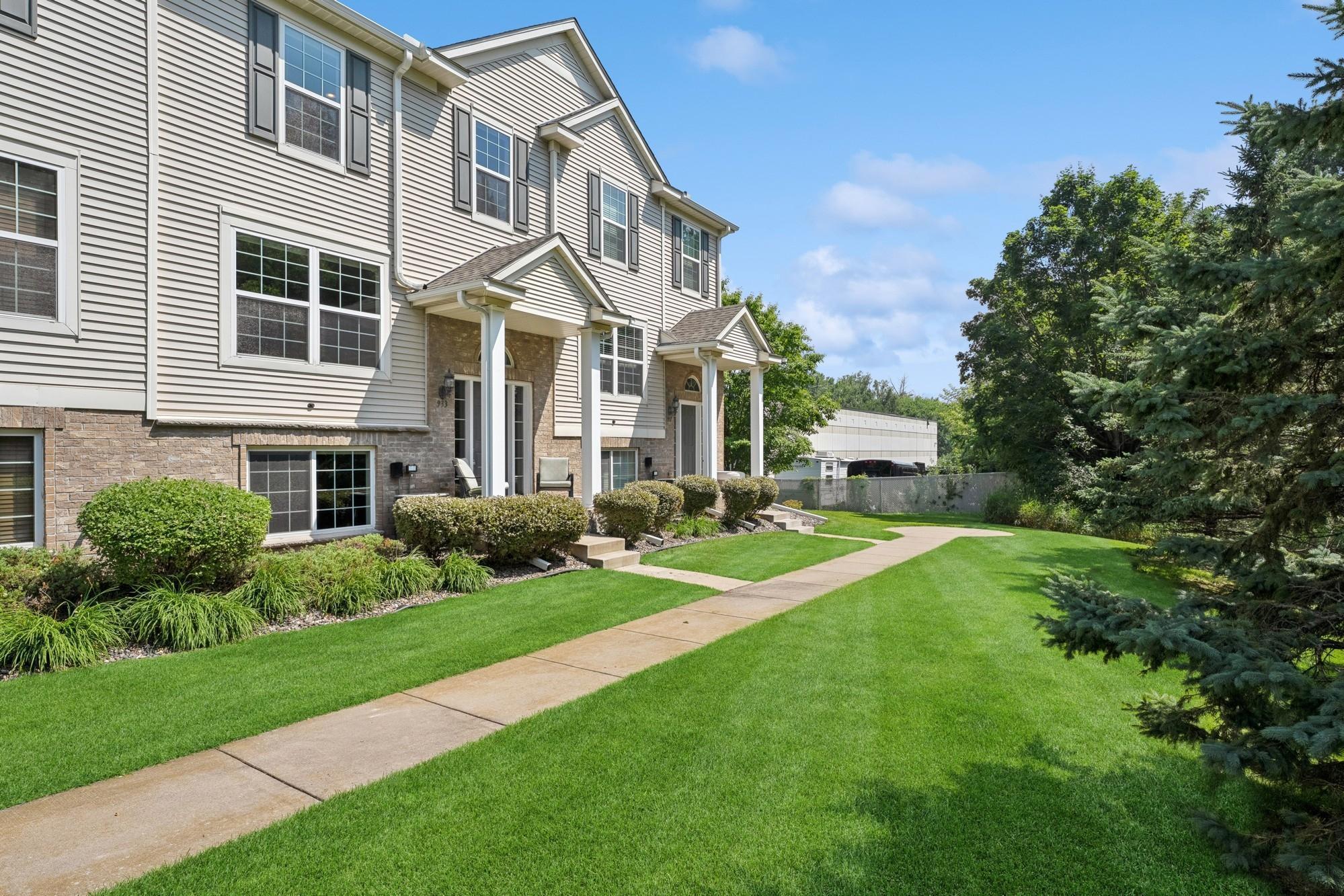 Property Photo: 933 Ledgestone Drive MN 55115