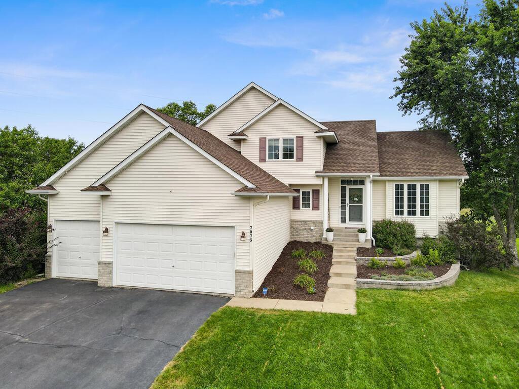 7073 Sussex Lane  Shakopee MN 55379 photo